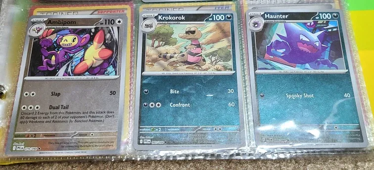 Phantasmal Flames Holo/Reverse Holos image indicator(3)