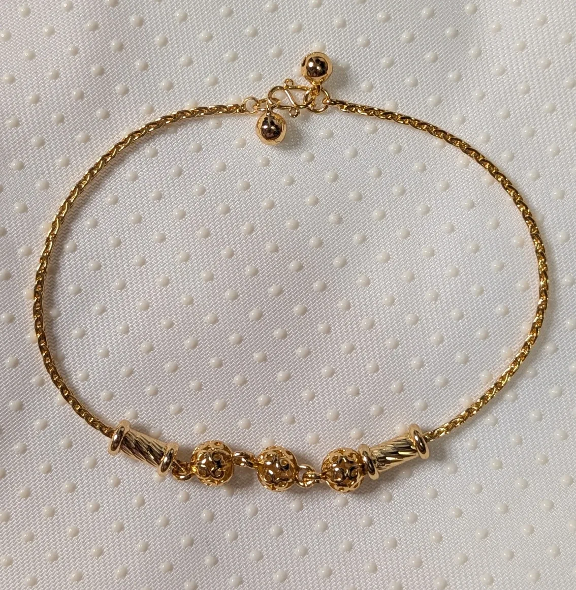 Gold Bead Chain Anklet image indicator(2)