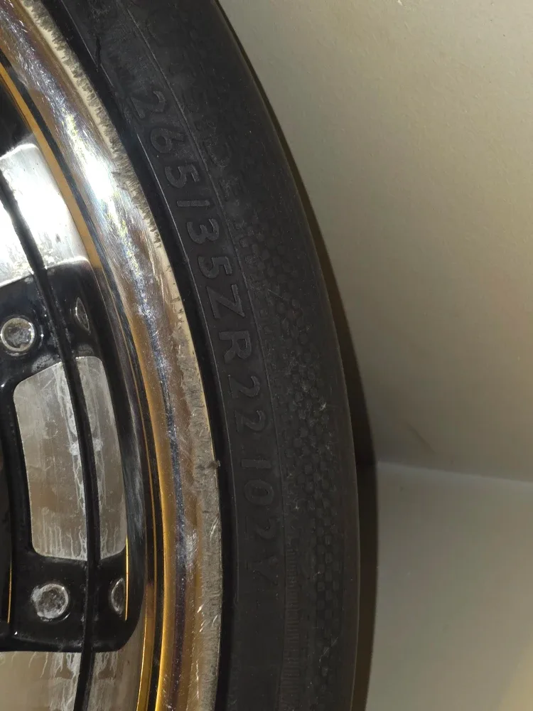 Set of 4 Used Tires 265/35ZR22 image indicator(3)