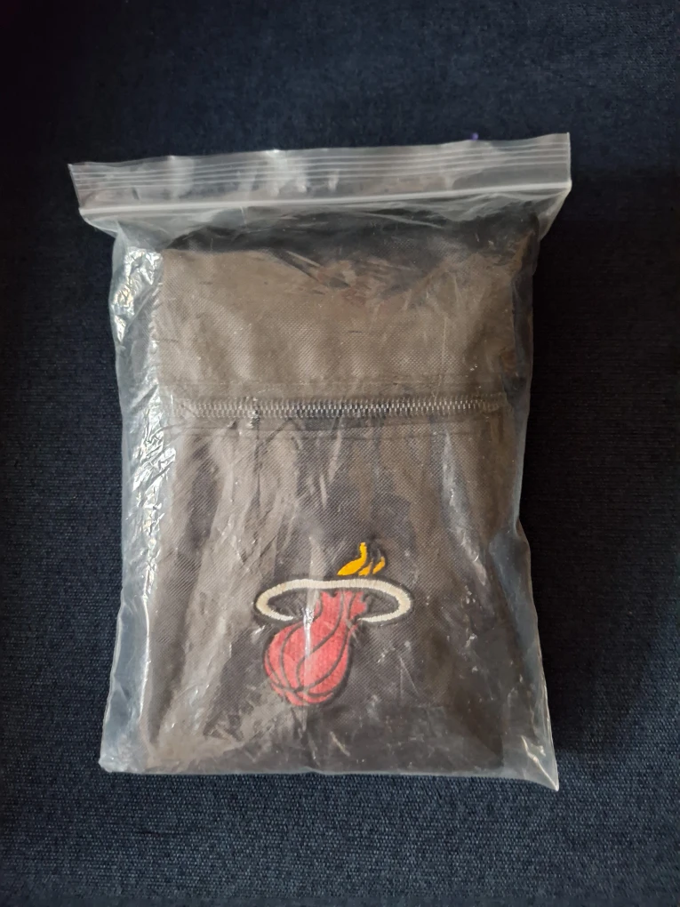NEW adidas & Miami Heat Bag with string - photo 4