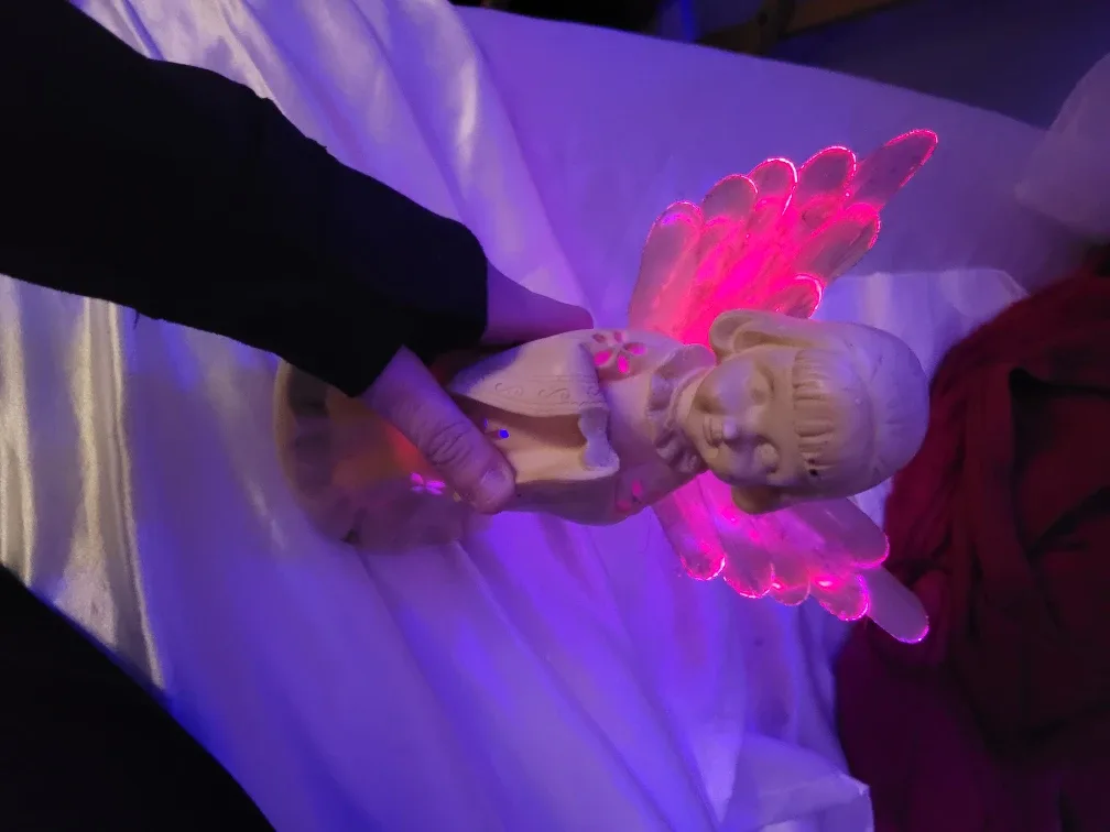 Angel Figurine with Light-Up Wings image indicator(3)