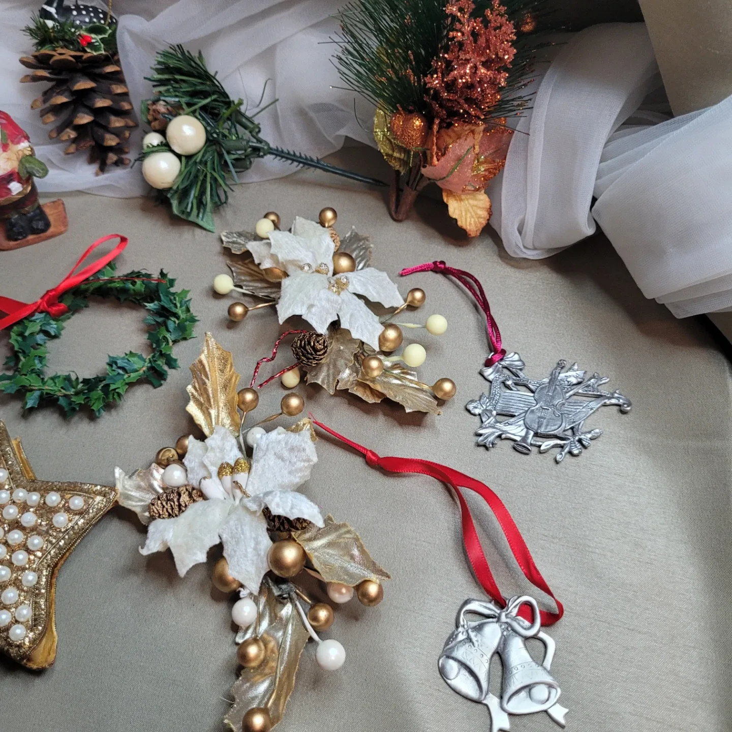 Mix Misc lot of 10 Holiday Christmas Ornaments Decoration image indicator(6)