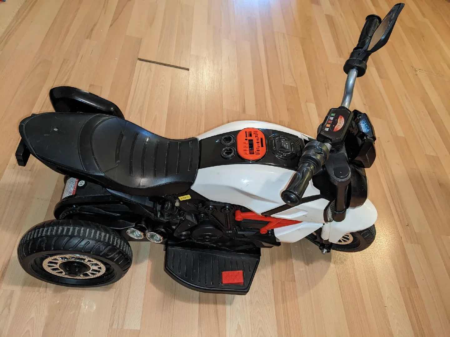 Kids Ride-On Motorcycle Trike - White & Black image indicator(2)