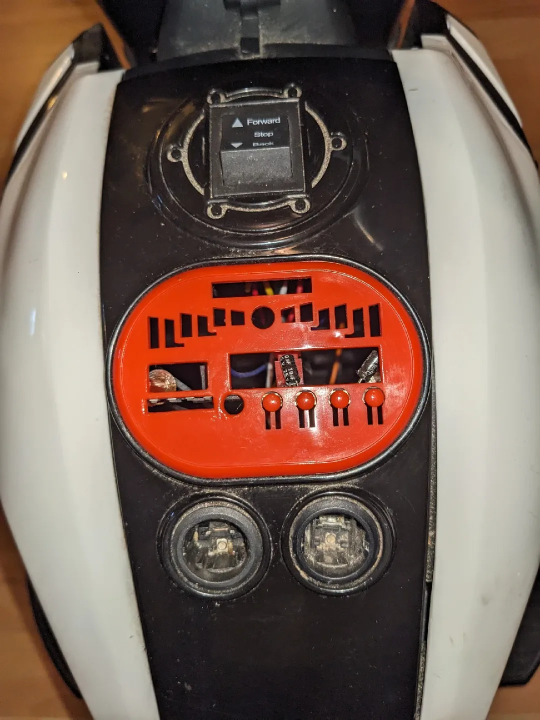 Kids Ride-On Motorcycle Trike - White & Black image indicator(3)