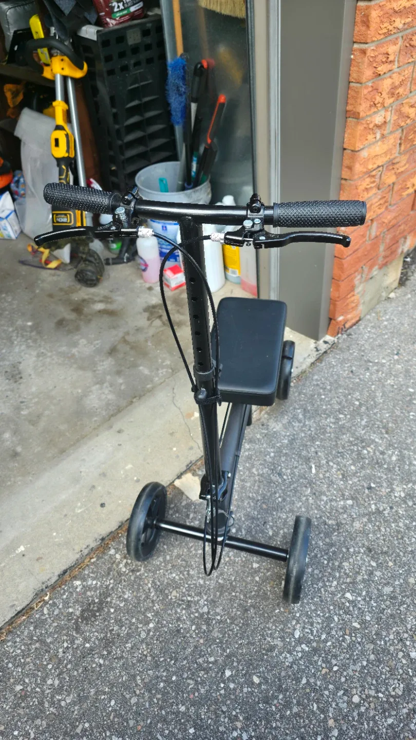 KneeRover Knee Walker - Black image indicator(2)