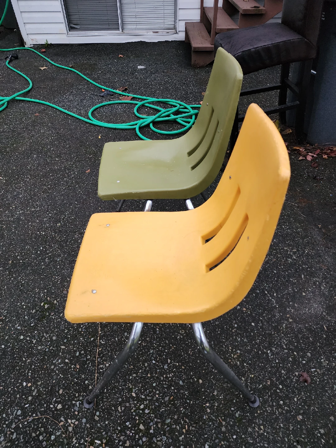 Vintage Stacking Chairs - Set of 29 pcs - photo 2