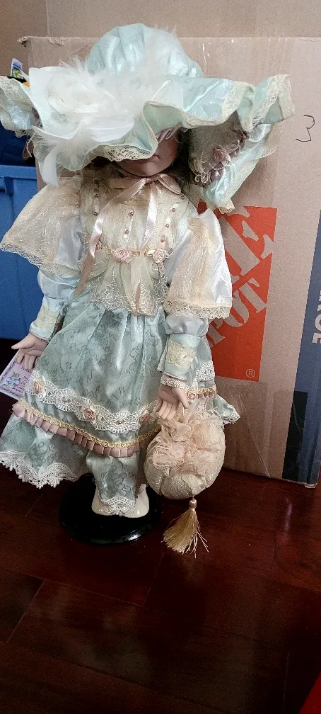 Vanessa Ricardi Porcelain Doll image indicator(8)