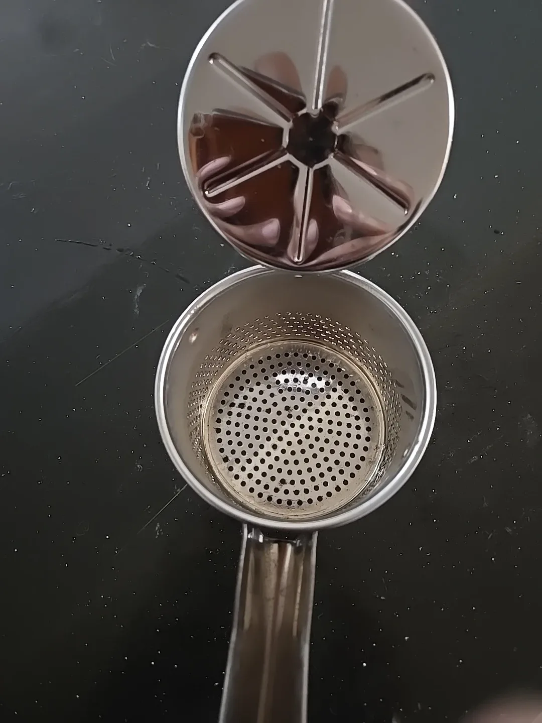 Stainless Steel Potato Ricer image indicator(6)