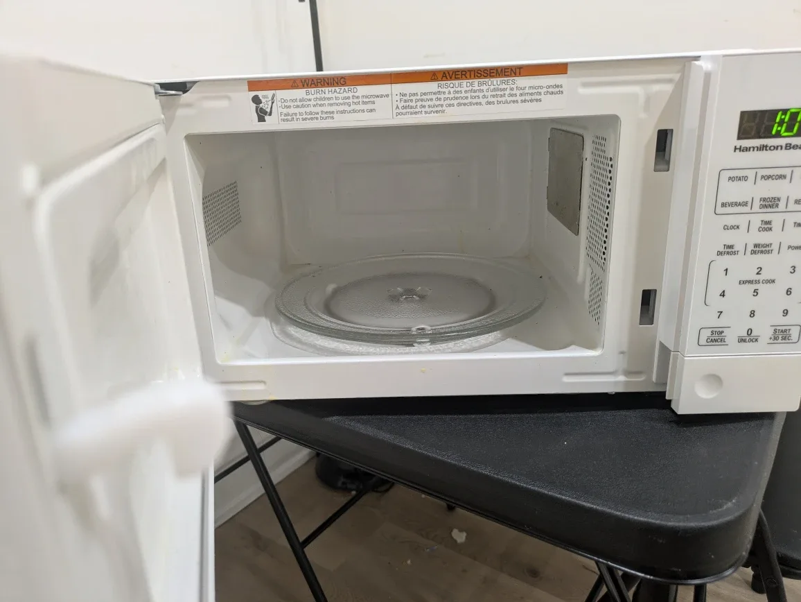 Hamilton Beach Microwave - White image indicator(3)