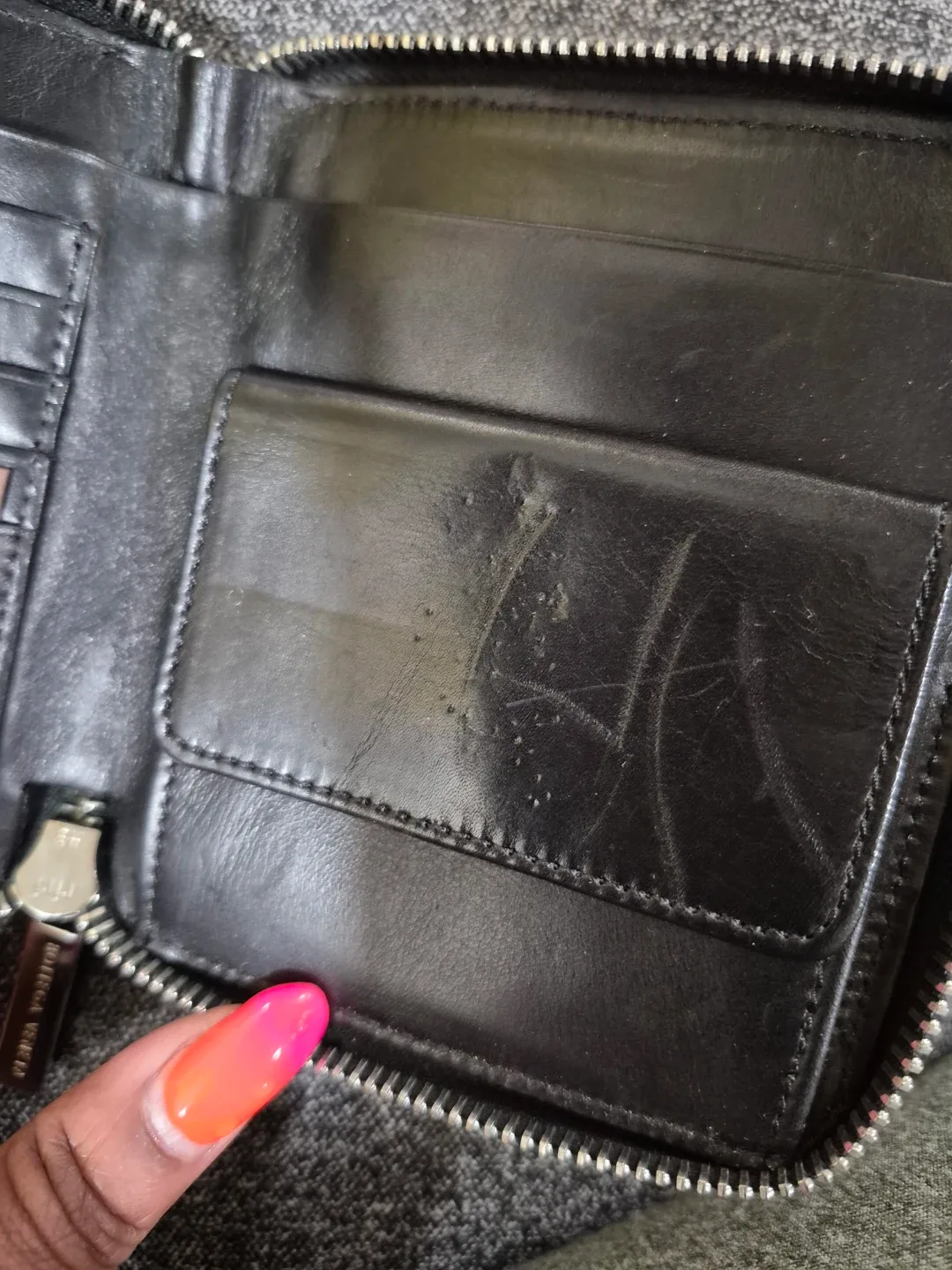 Bottega Veneta Black Material wallet image indicator(5)