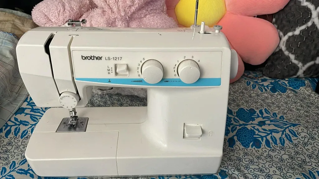 Brother LS-1217 Sewing Machine image indicator(2)