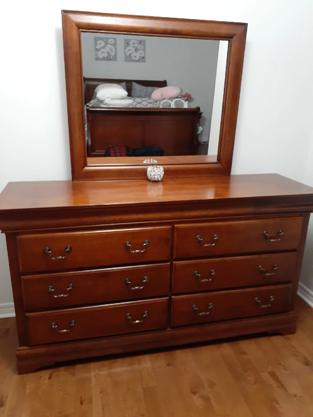 Bedroom Set - Bed, Dresser, Nightstands