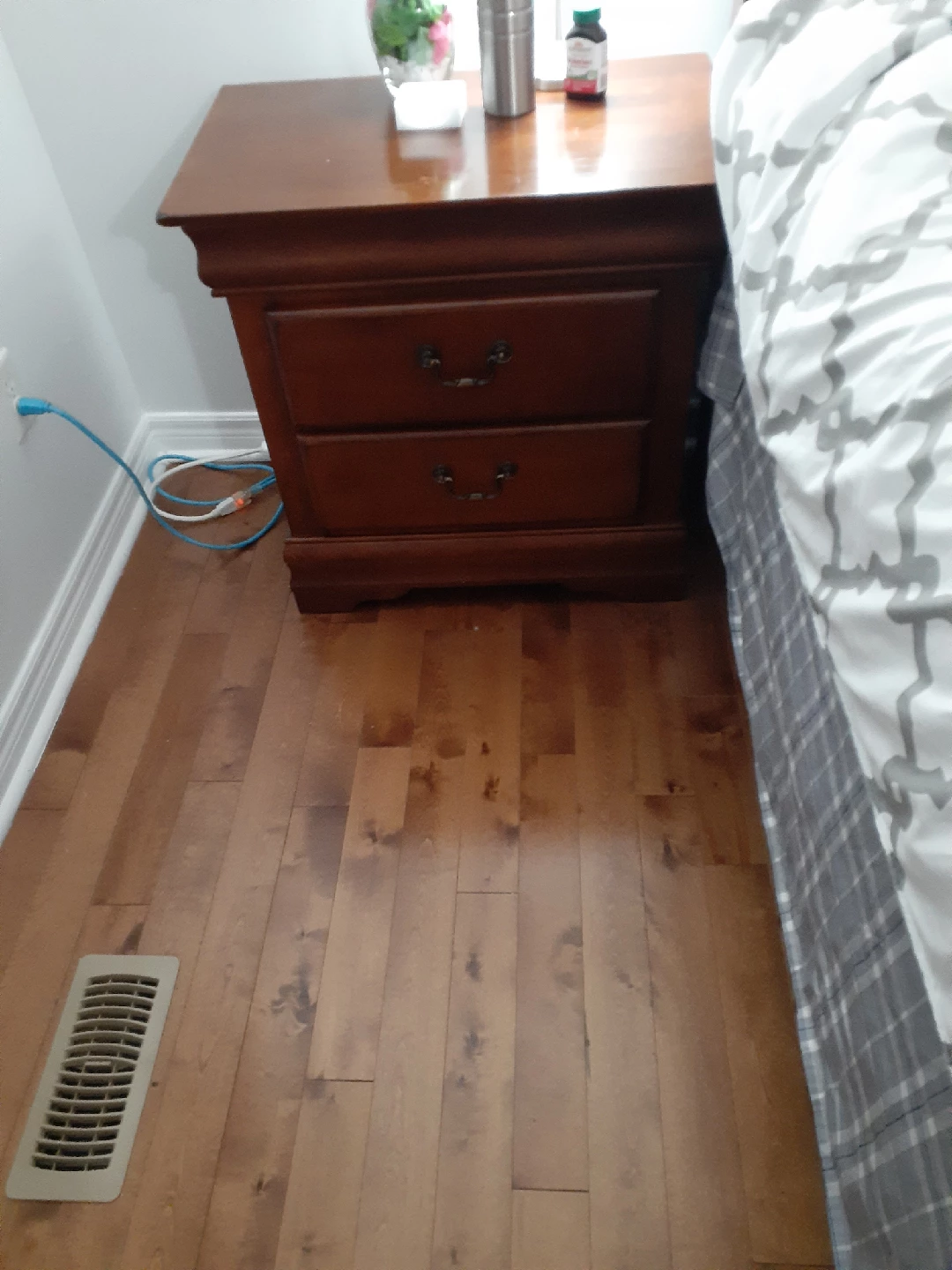 Bedroom Set - Bed, Dresser, Nightstands - photo 3