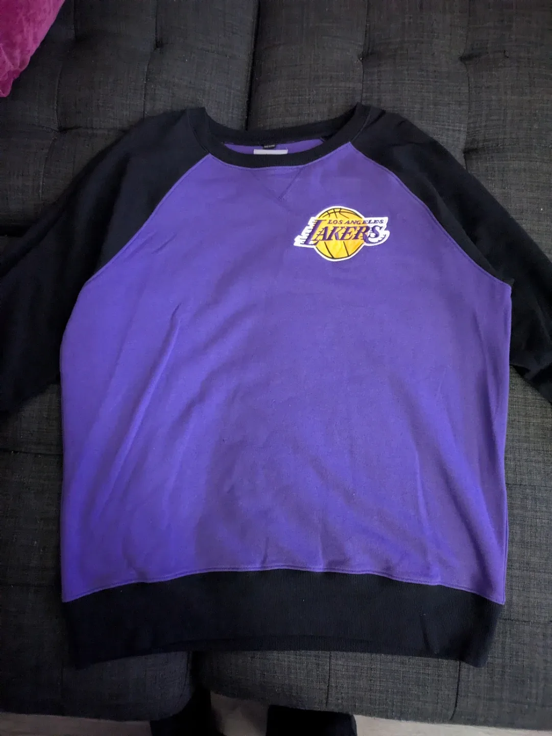 Los Angeles Lakers NBA Sweatshirt - Size Large image indicator(3)