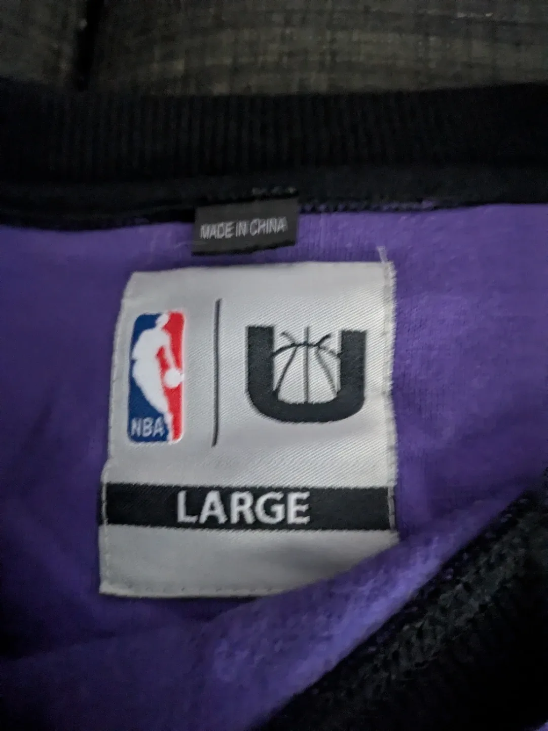 Los Angeles Lakers NBA Sweatshirt - Size Large image indicator(4)