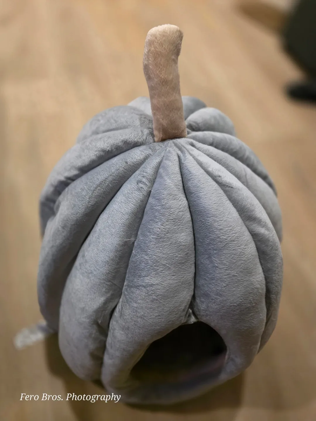 Grey Pumpkin Pet Bed image indicator(2)