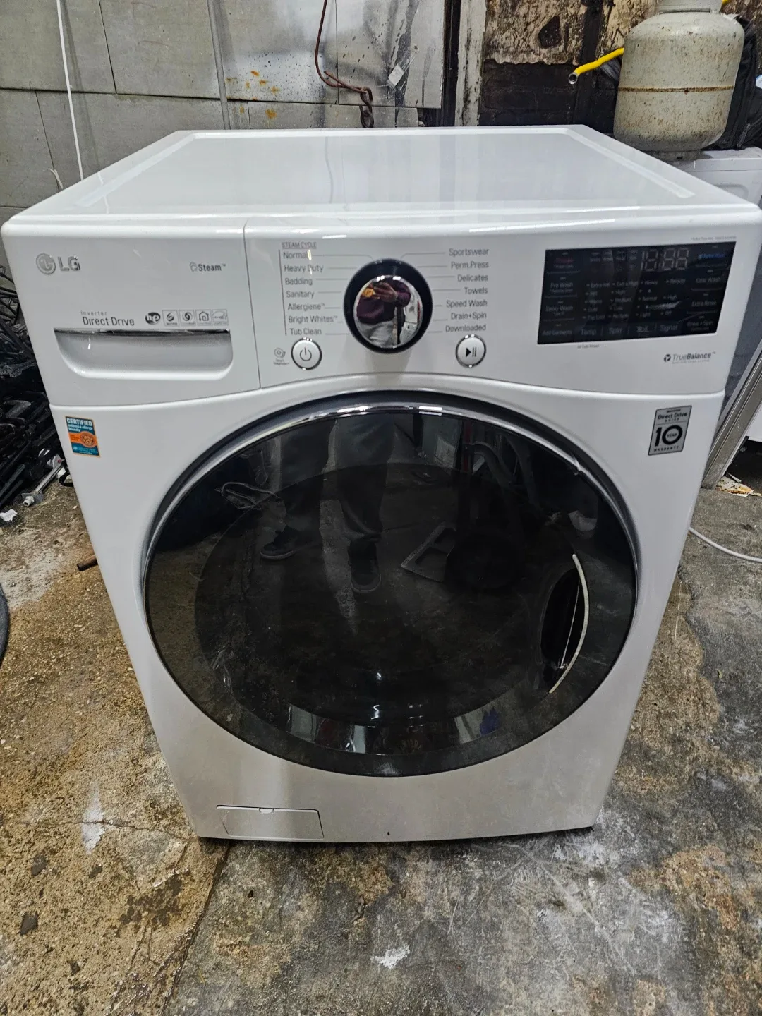 LG 27in wide Inverter Direct Drive Washing Machine thumbnail