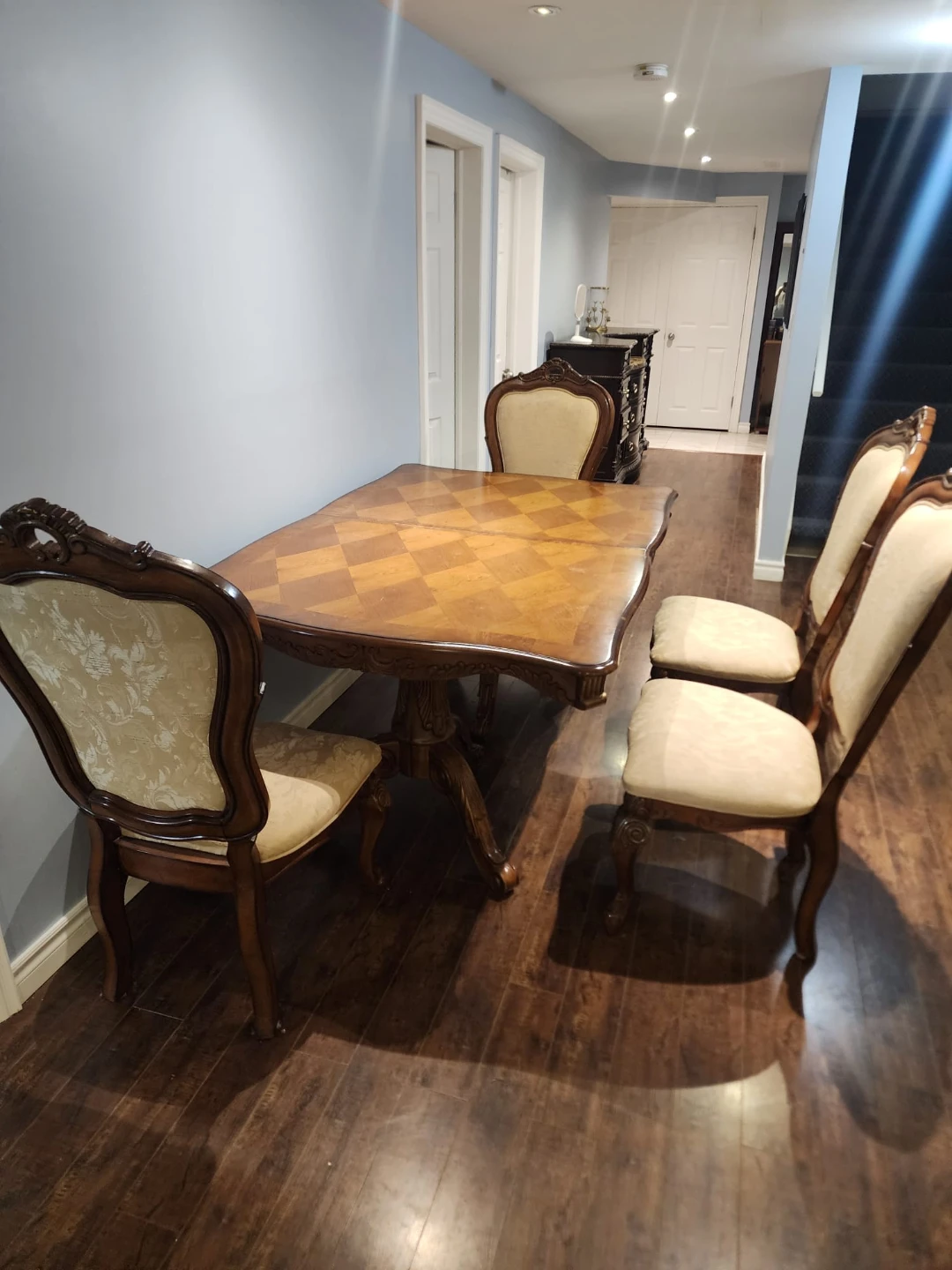 Elegant Wooden Dining Table with 6 Chairs