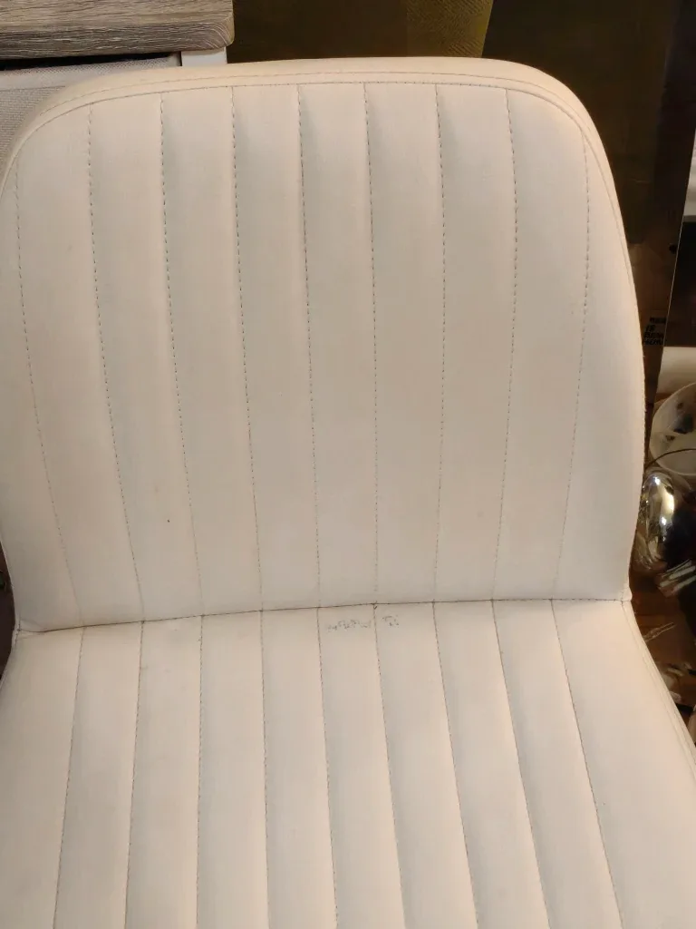 Set of 2 White leather Bar Stools image indicator(2)