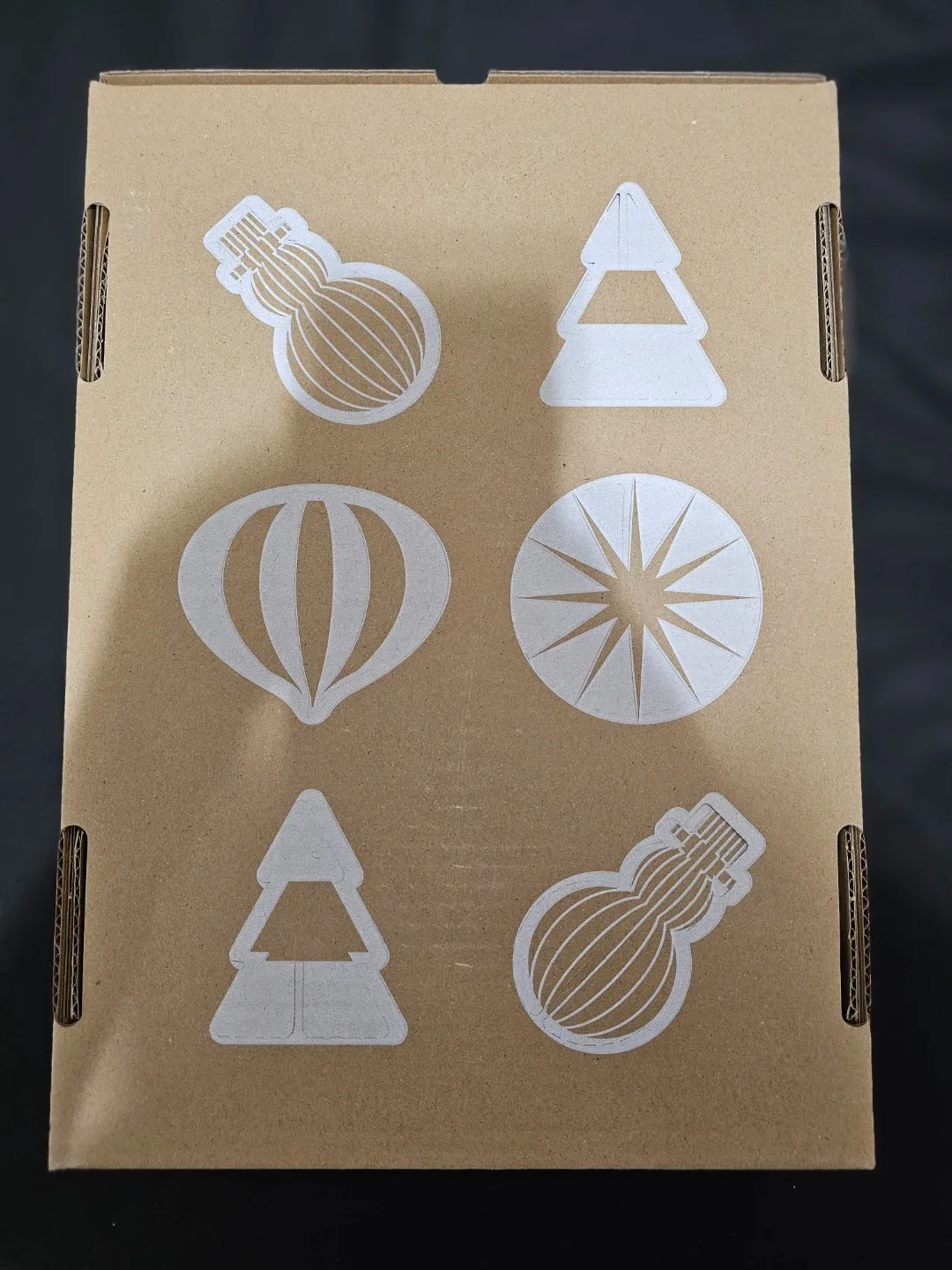 Mango Kitchen Towel, Apron & Oven Glove Set + Ceramic Pots image indicator(10)