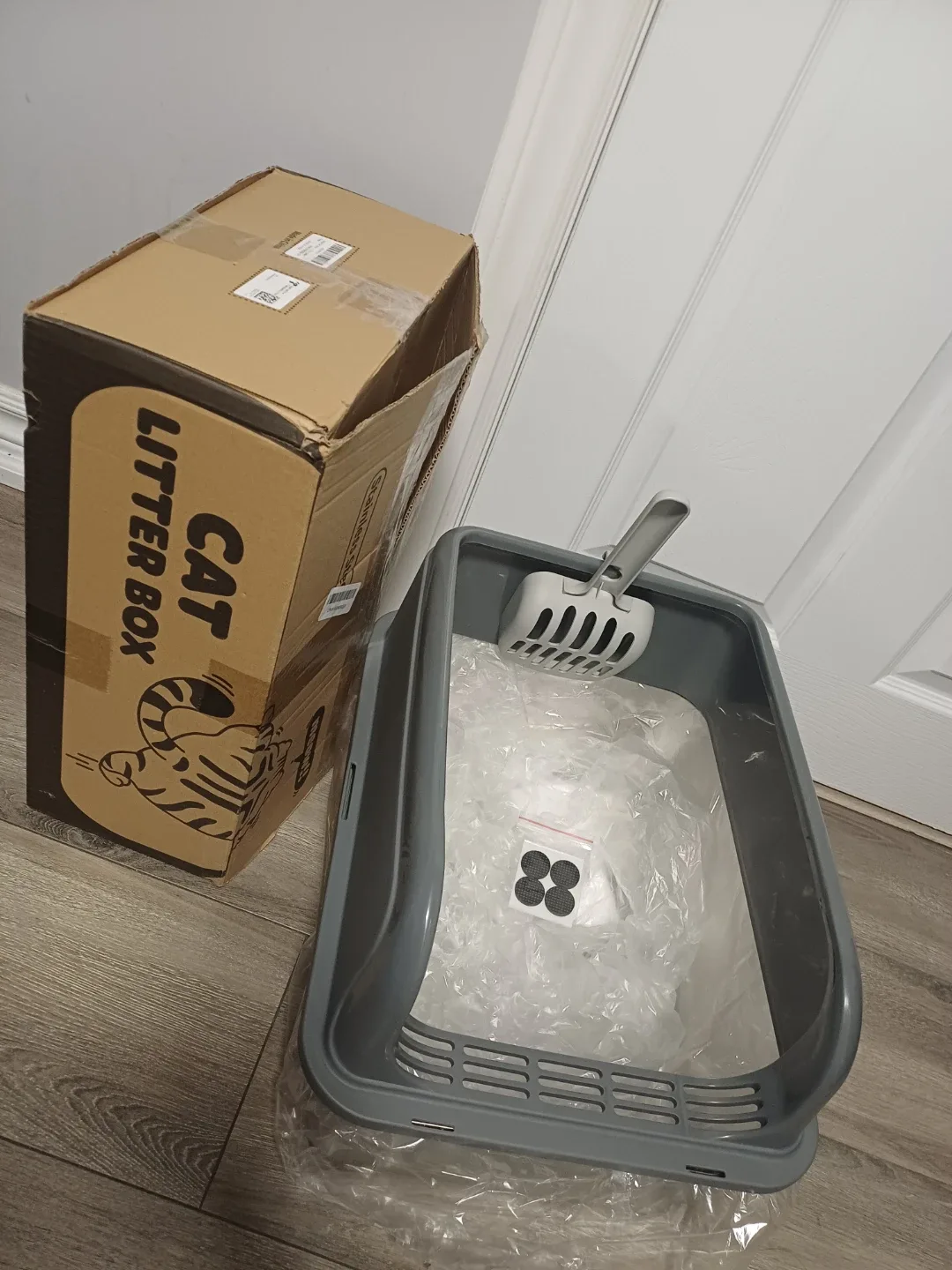 Cat Litter Box with Scoop & High Sides image indicator(7)