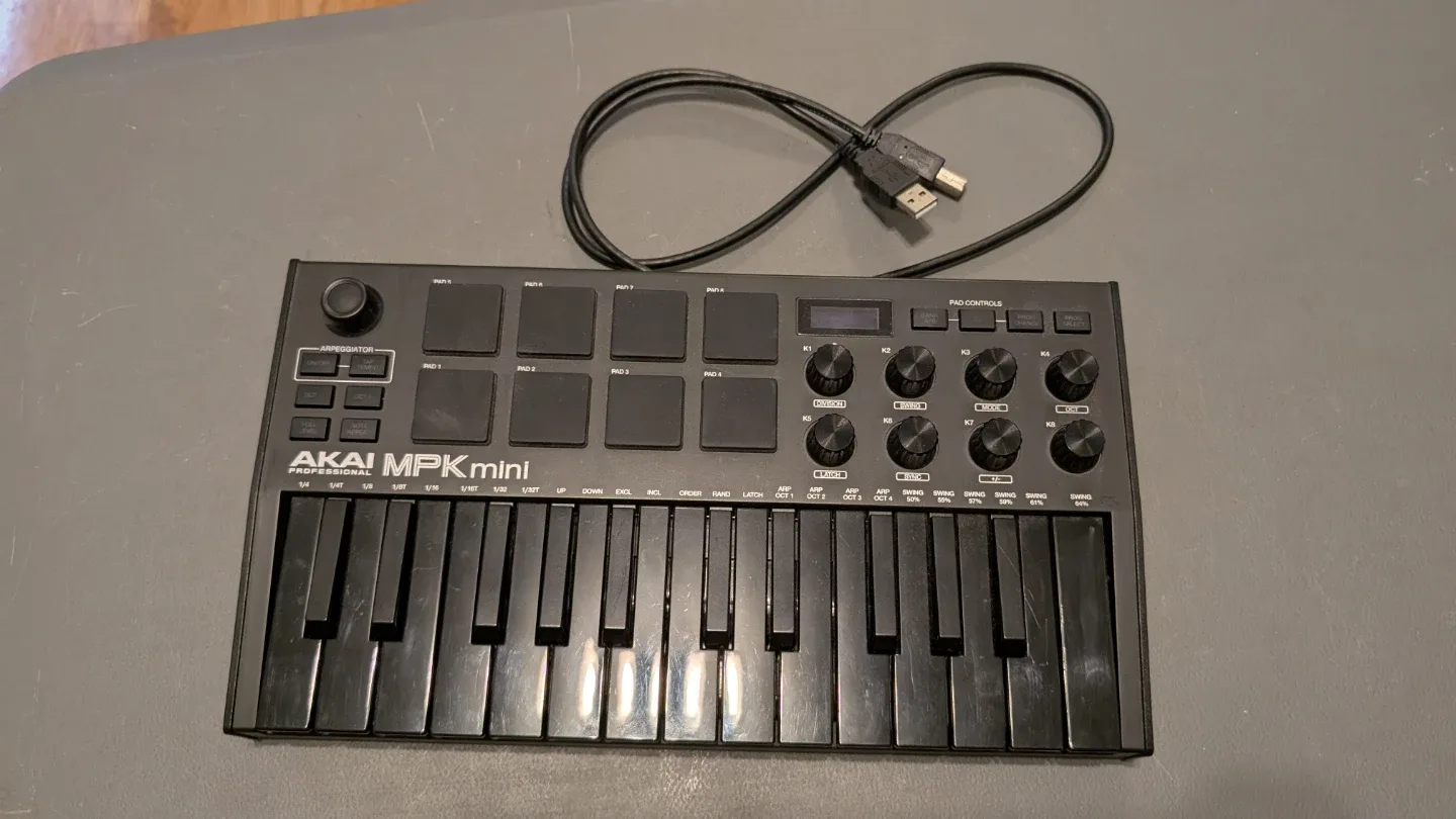 Akai MPK Mini Professional Keyboard