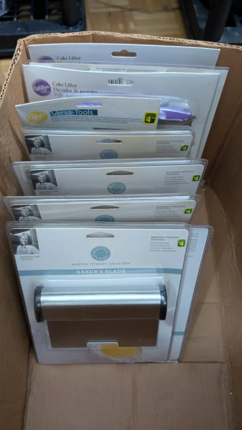 Martha Stewart Baker's Blade & Wilson Cake Lifter - New thumbnail