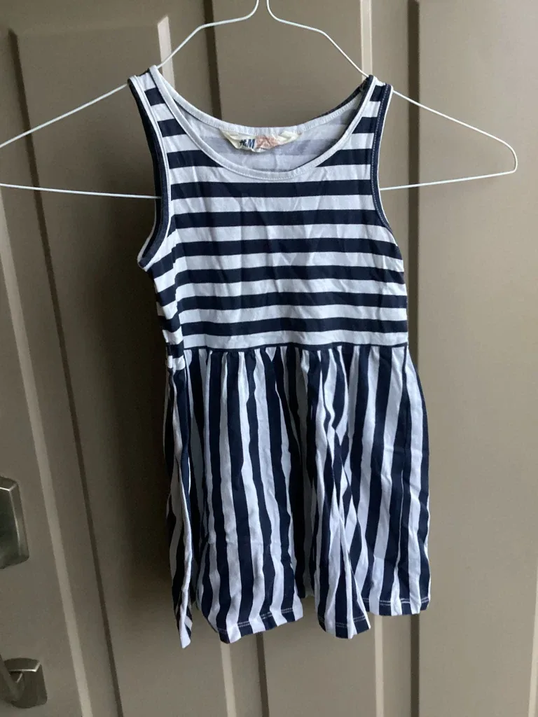 Girls sz 2 dresses, $3 each image indicator(6)