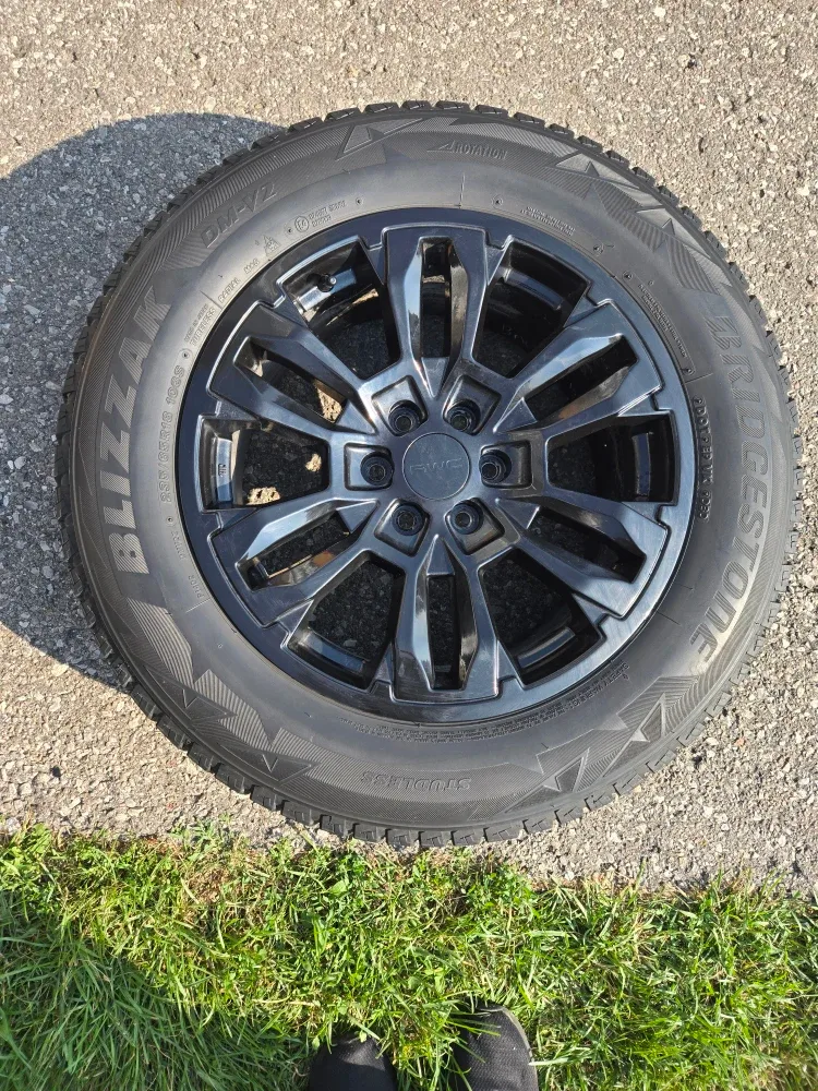 Set of 4 Rims and Bridgestone Blizzak 235/65R18 snow tires