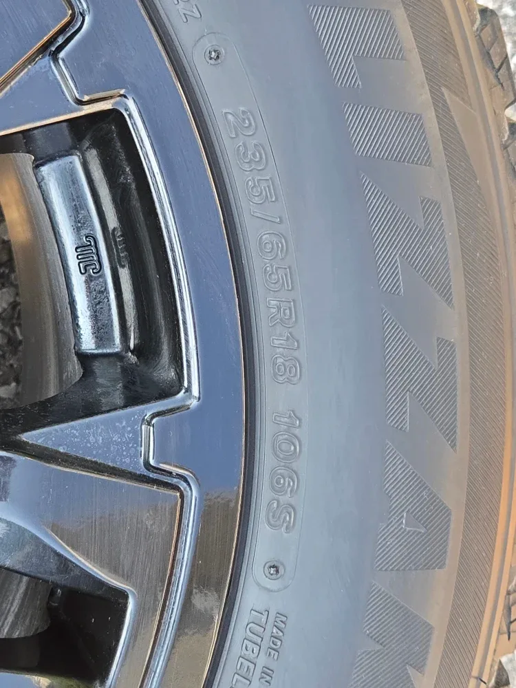 Set of 4 Rims and Bridgestone Blizzak 235/65R18 snow tires image indicator(2)