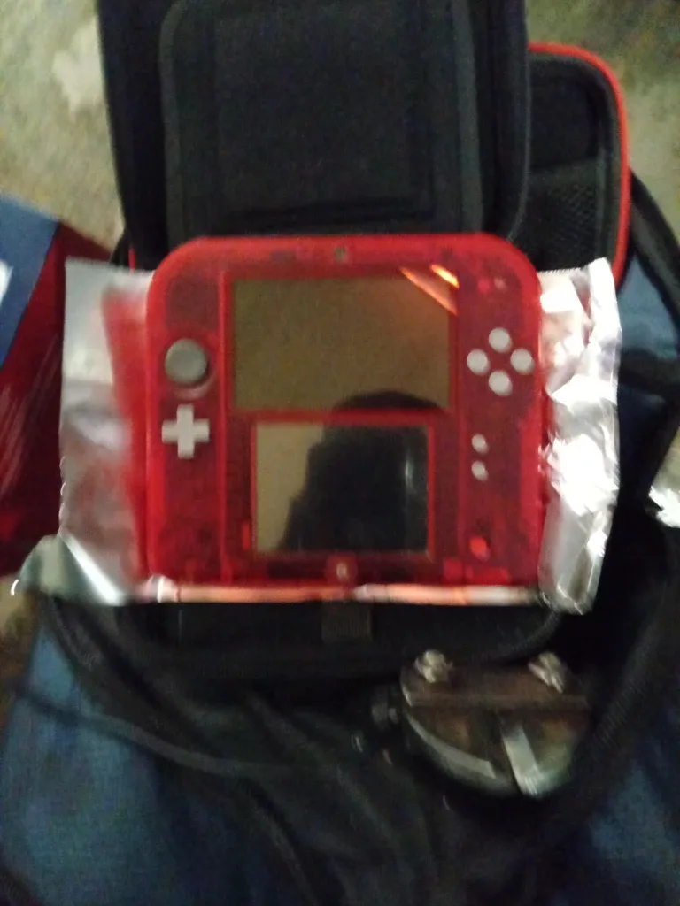Nintendo 2DS XL Red Console image indicator(2)