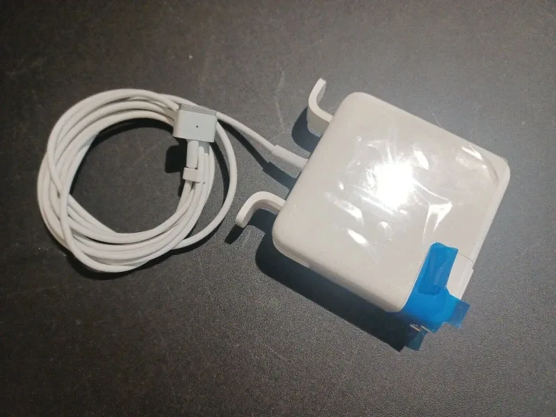 Apple 60W Power Adapter - New! image indicator(3)