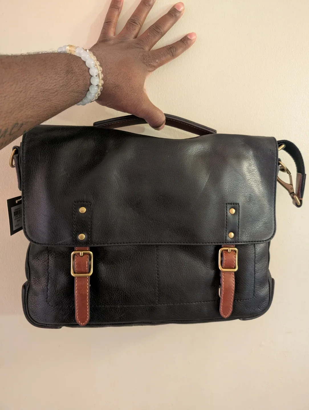 Fossil Defender Portfolio Black Leather Bag image indicator(2)