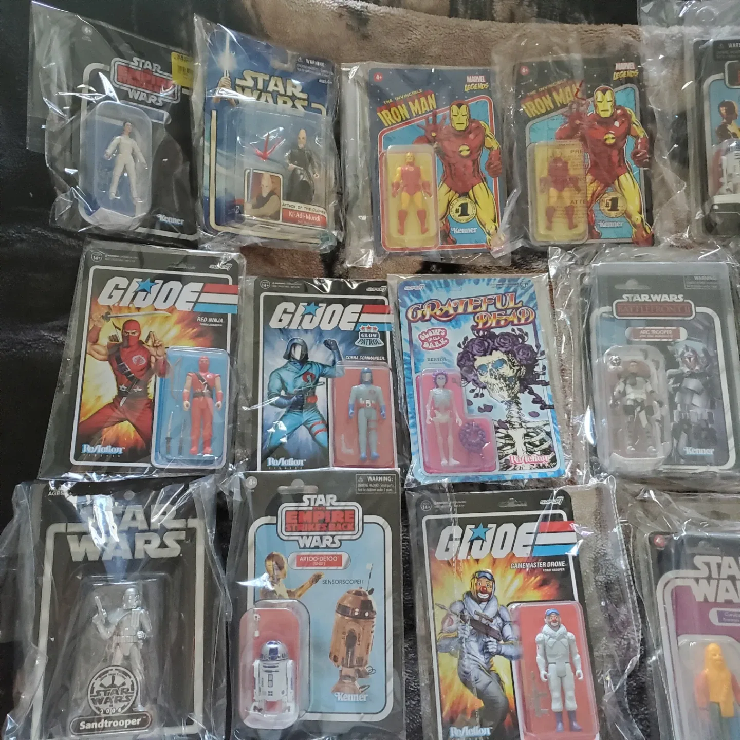 Star Wars & GI Joe Retro Collection Action Figures image indicator(3)