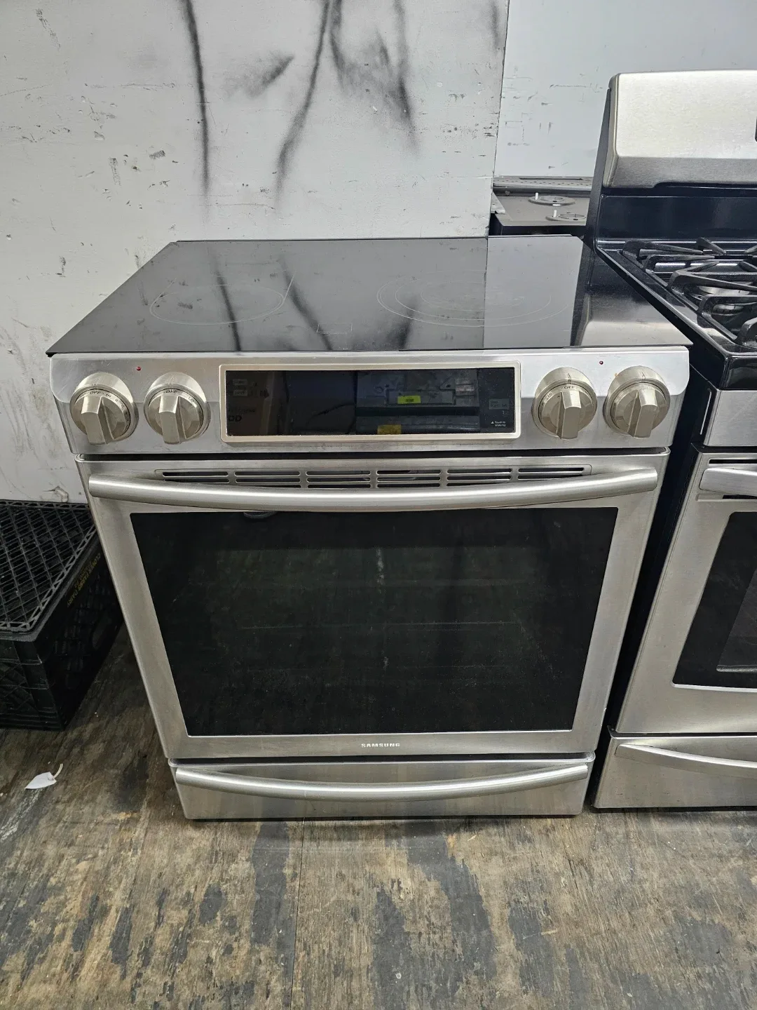 Samsung Electric Range - Stainless Steel thumbnail
