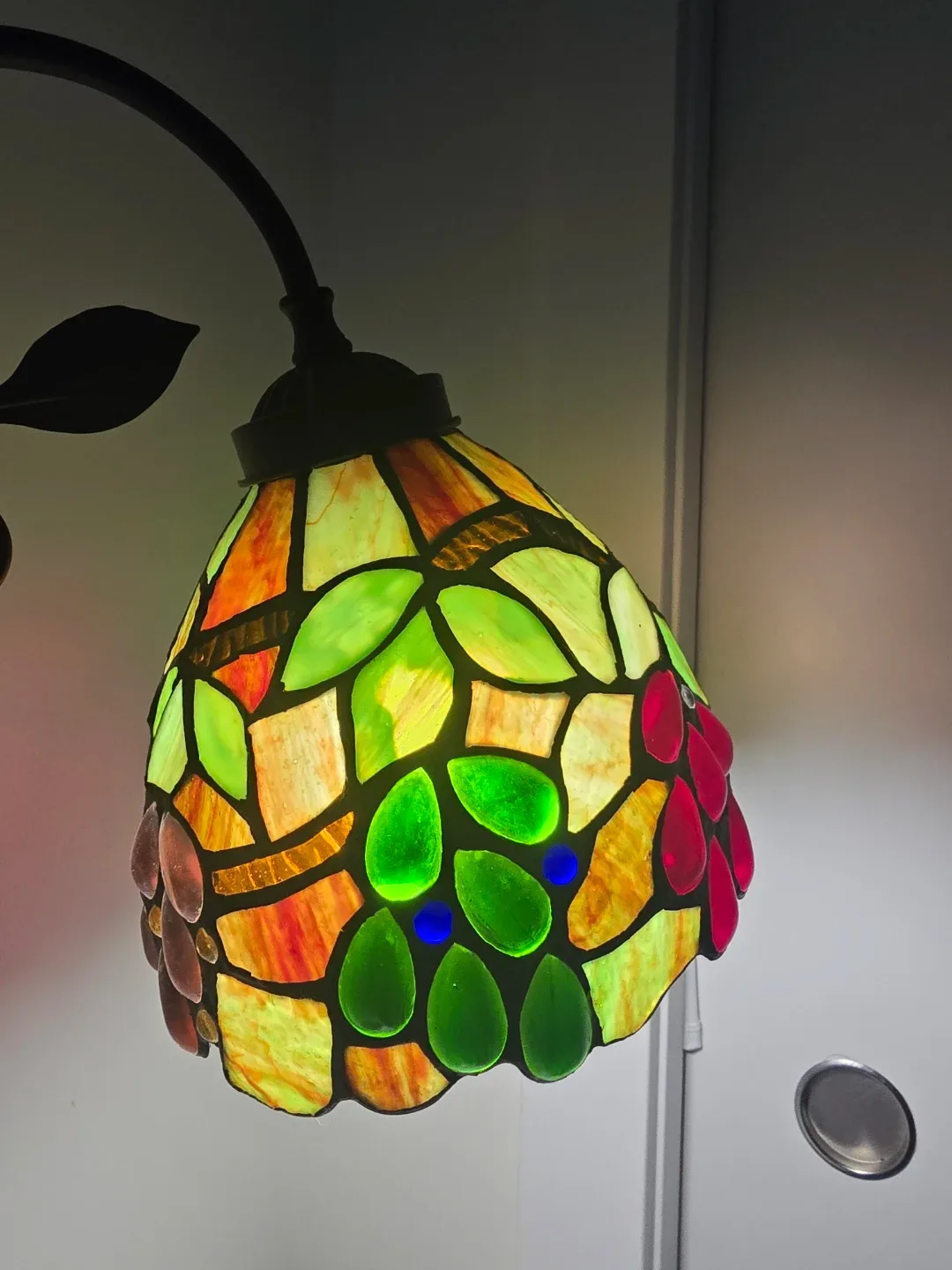 Tiffany Stained Glass Style Table Lamp image indicator(2)