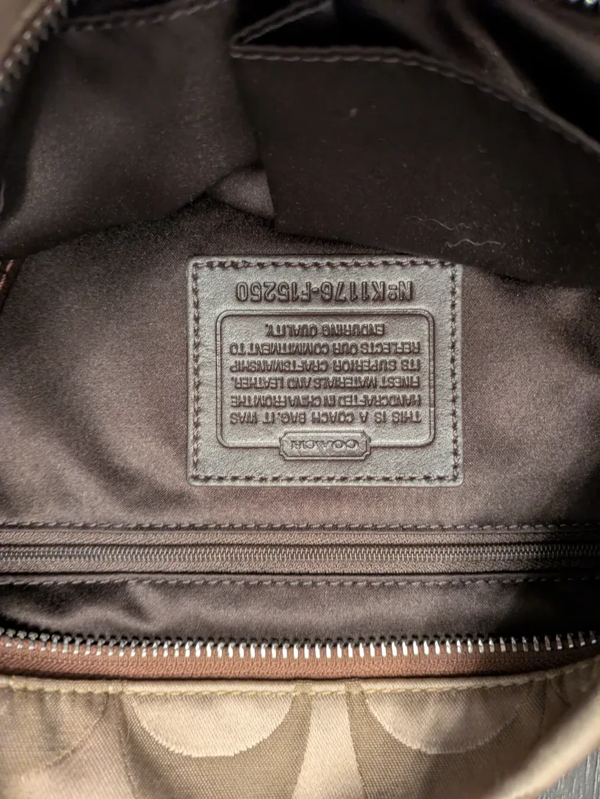 Coach Signature Hobo Bag image indicator(2)