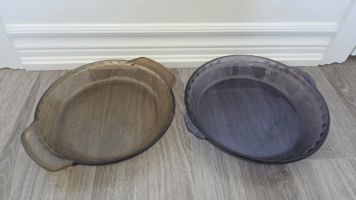 Two Glass Baking Dishes image indicator(2)