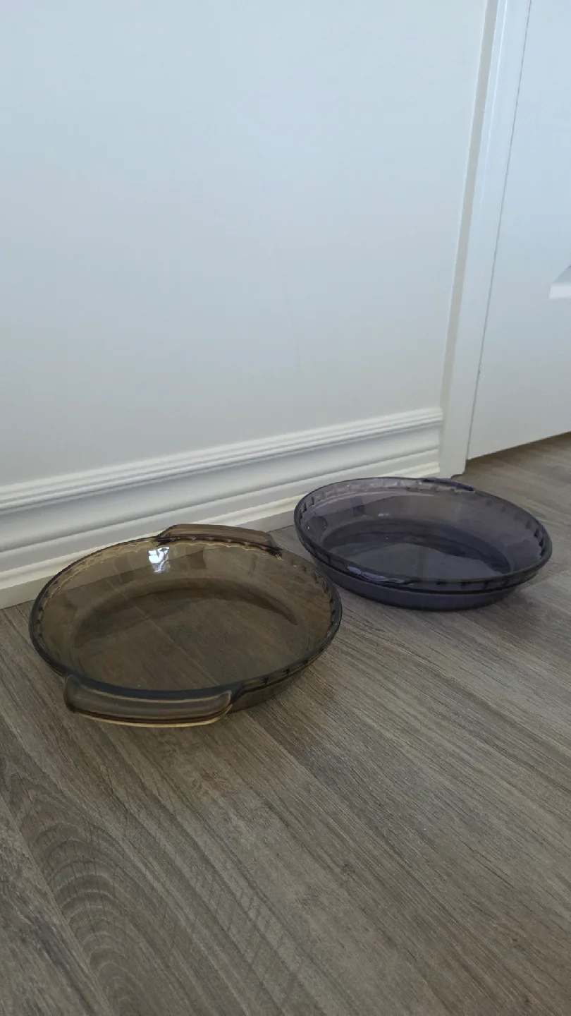 Two Glass Baking Dishes image indicator(3)