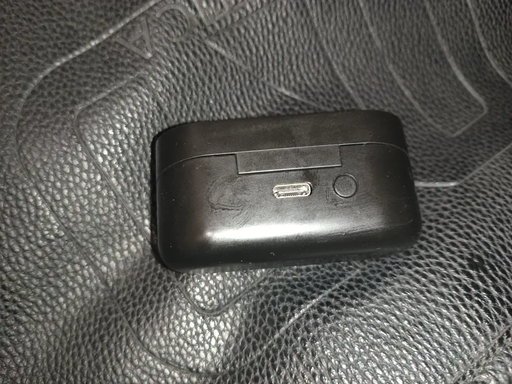 Status Between Pro Earbuds image indicator(4)