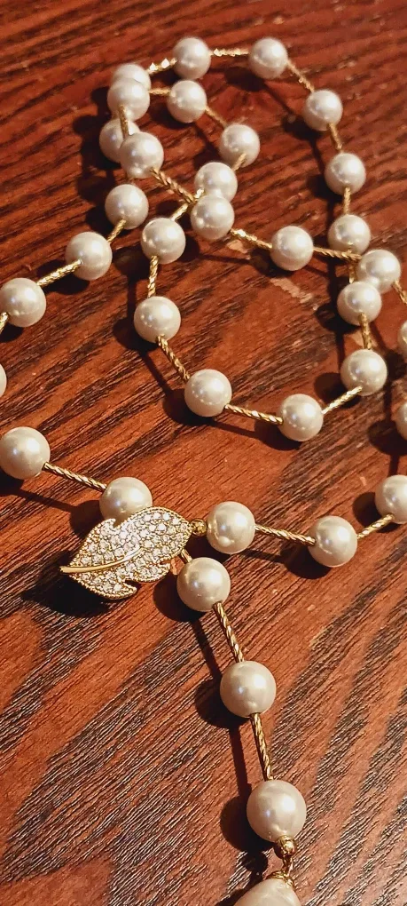 New !! Beautiful Gold Tone Pearl Necklace with sparkling pendant image indicator(3)