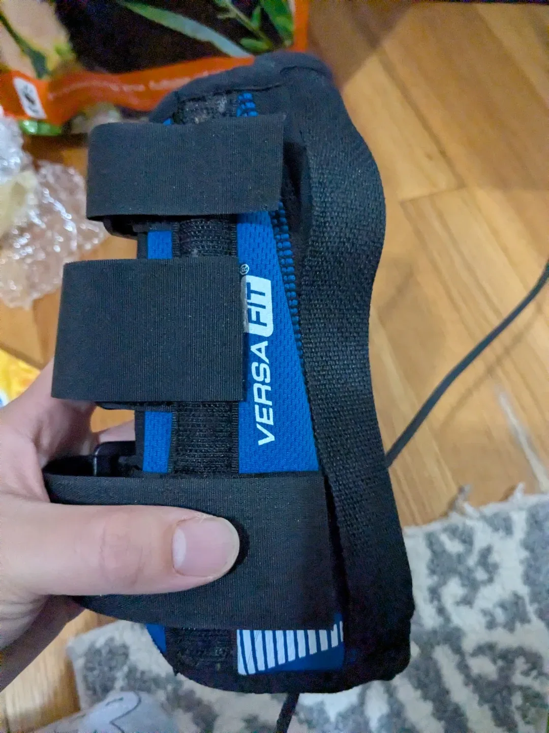 Versa Fit Wrist Stabilizer - Right hand image indicator(2)