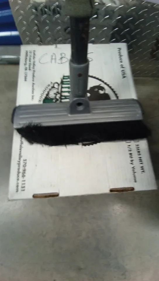 40"-58" extendable Snow Brush/Squeegee/Snow Scraper image indicator(2)