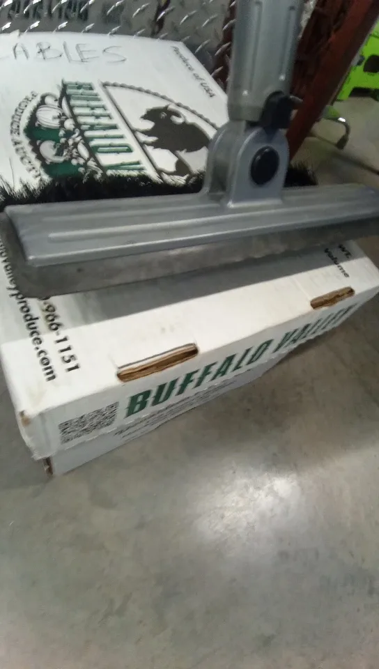 40"-58" extendable Snow Brush/Squeegee/Snow Scraper image indicator(3)