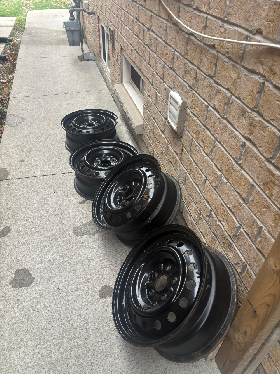 Set of 4 Black 16" Steel Rims - photo 2