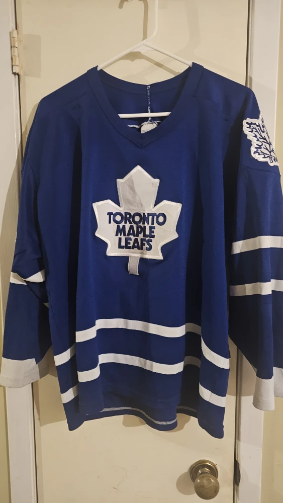 Toronto Maple Leafs Hockey Jersey - photo 2