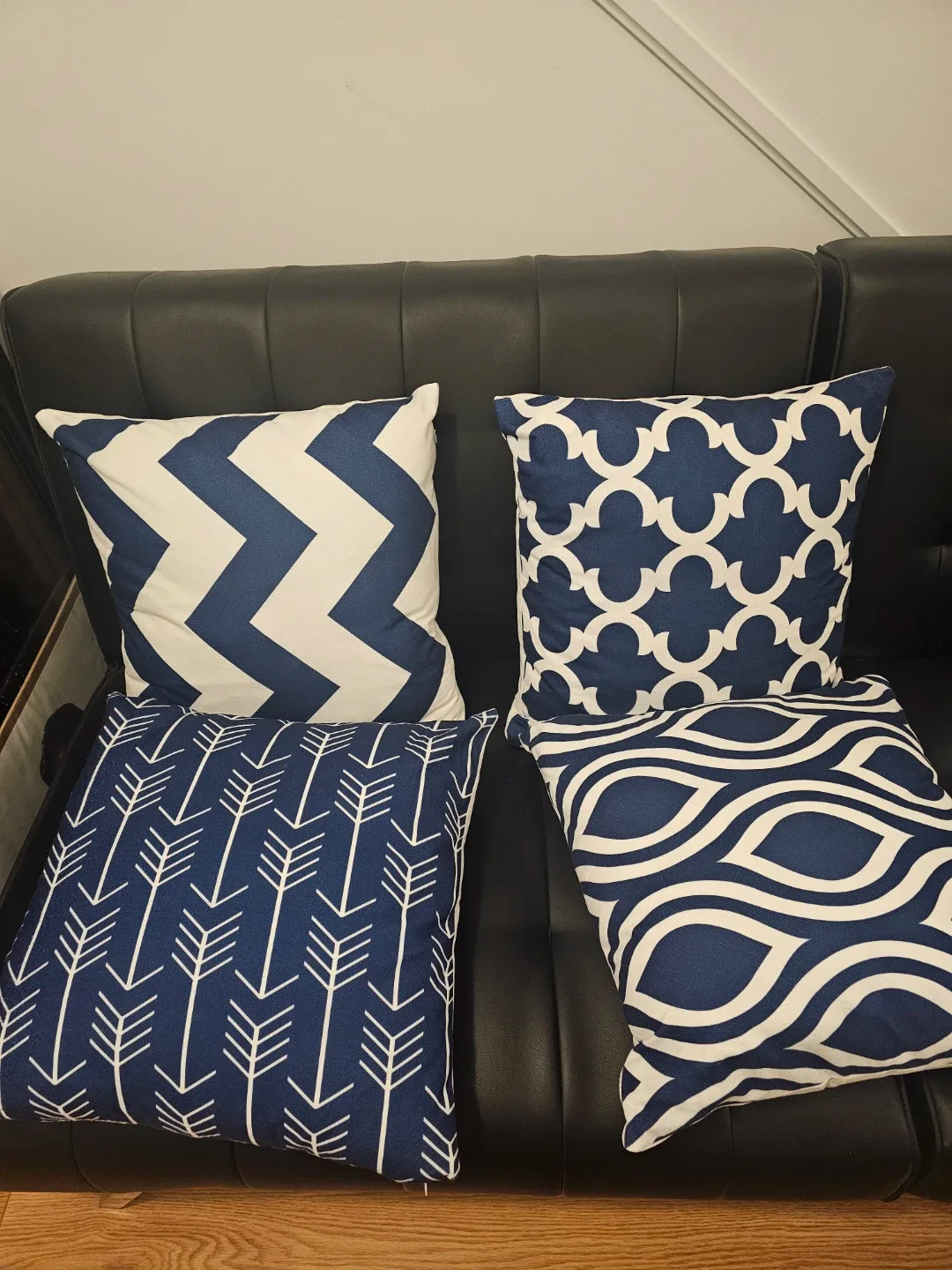 Throw Pillows, pack of 4 thumbnail