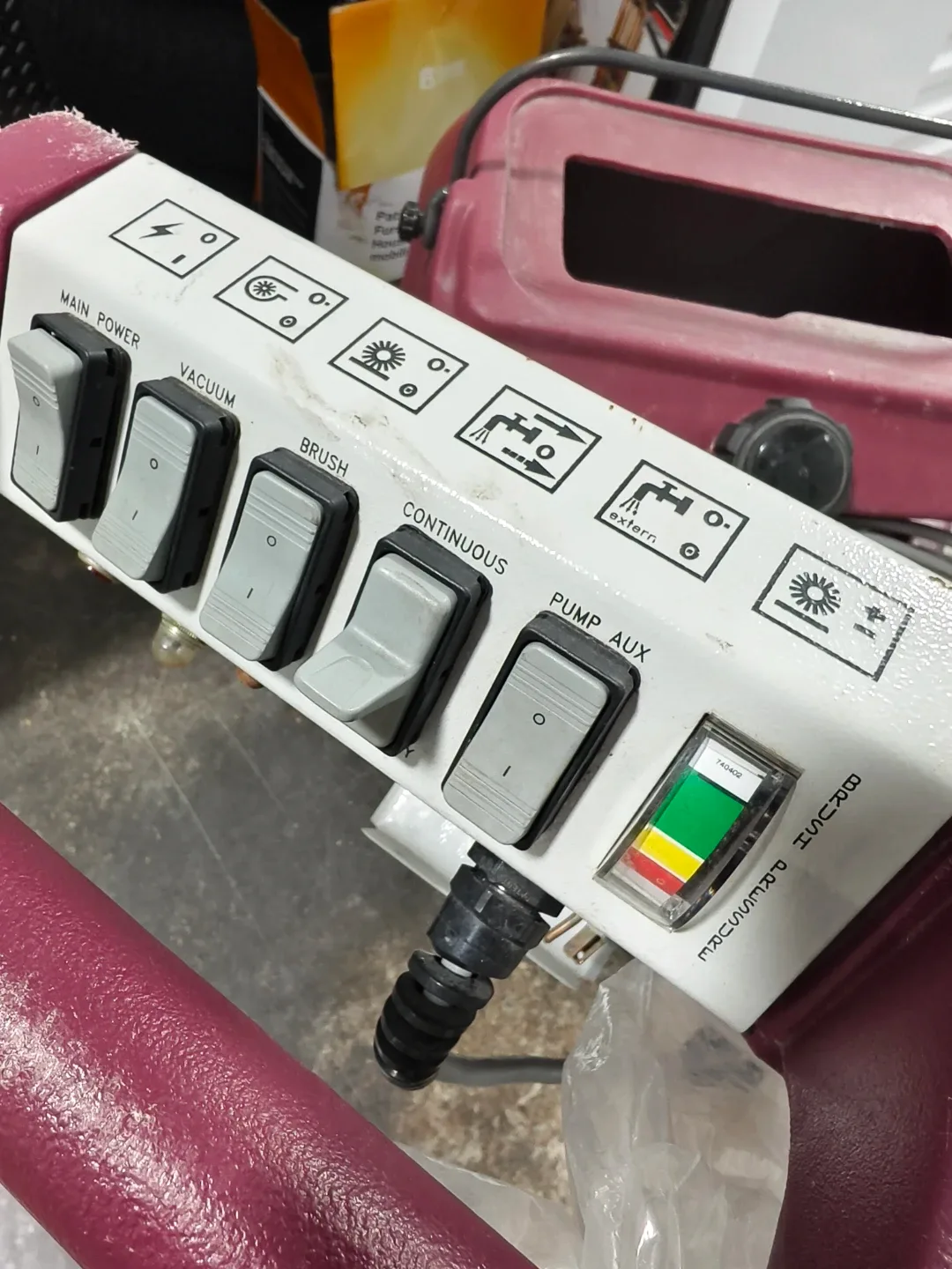 Minuteman Ambassador Carpet Extractor (Carpet Cleaner) image indicator(8)