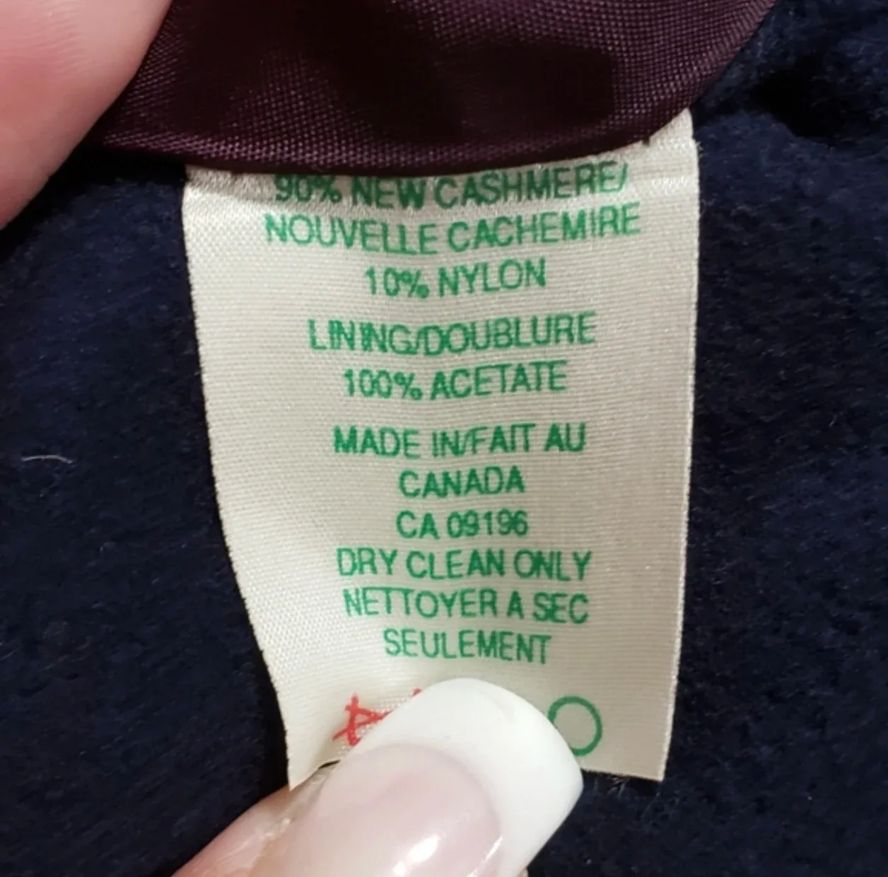 Holt Renfrew Retro Cashmere Navy Blazer Size 8 image indicator(5)