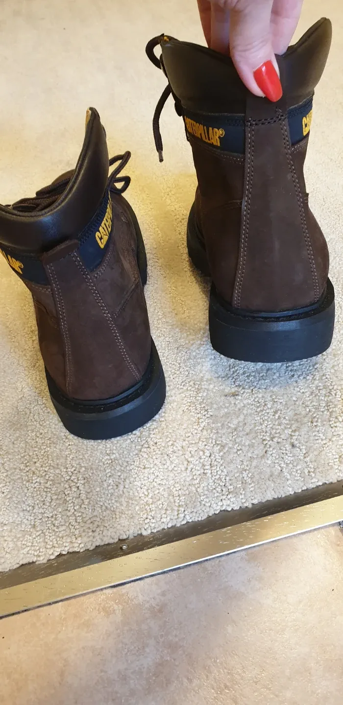 CAT Work Boots - Size 8 image indicator(4)